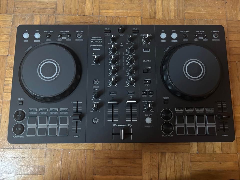 Premium 2‑Channel DJ Controller with Smart Fader & USB‑C Connectivity